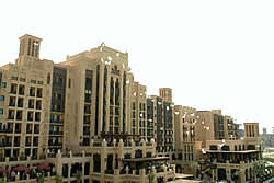 世界最大的购物中心的开放(迪拜)